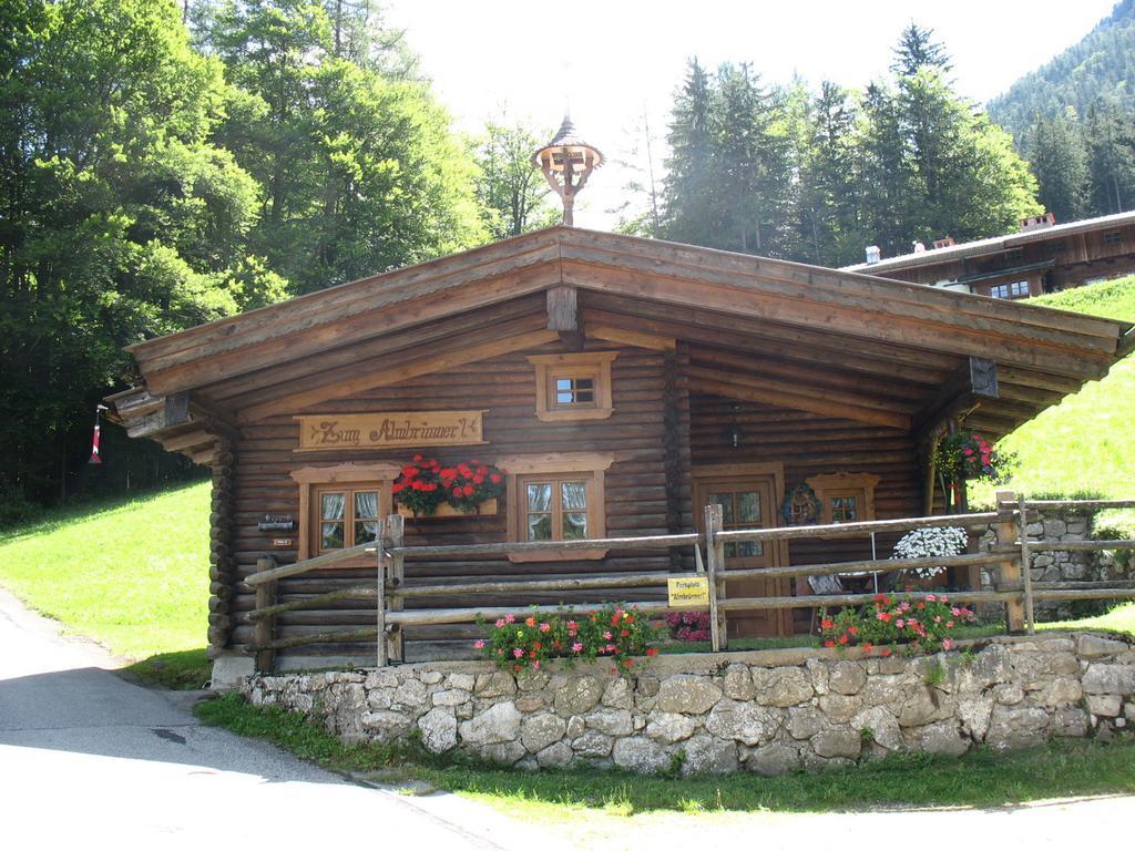 Almbruennerl Die Almhuette Auf Der Raffner Alm Ruhpolding Quarto foto
